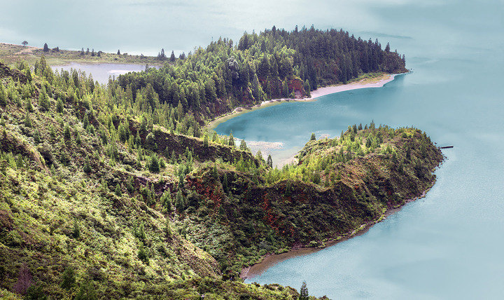 Lagoa do Fogo & Grena Park