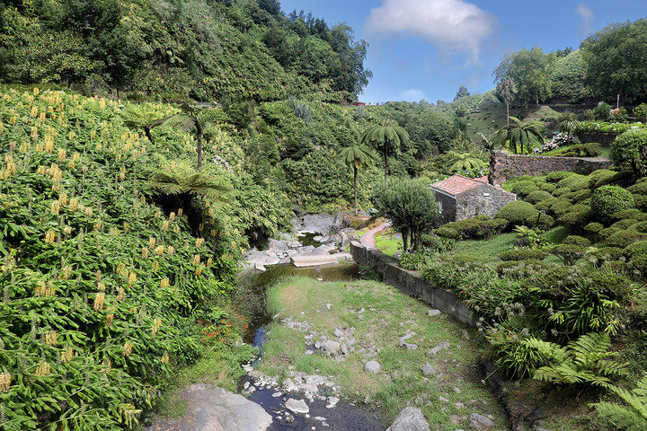 Ribeira dos Caldeiros